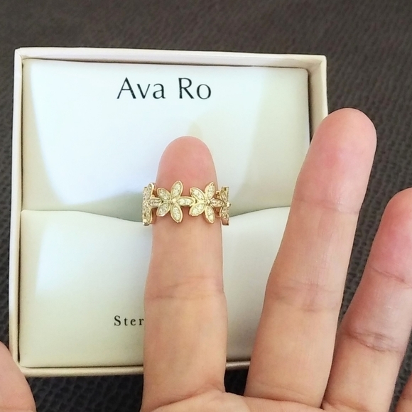 ✨️HP 2X✨️ Ava Ro🚣 Connecting Gold💛 Flowers🌼 Ring💍 - Picture 7 of 16